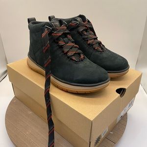 UGG BNWT Lakersider Ankle sz 7 women